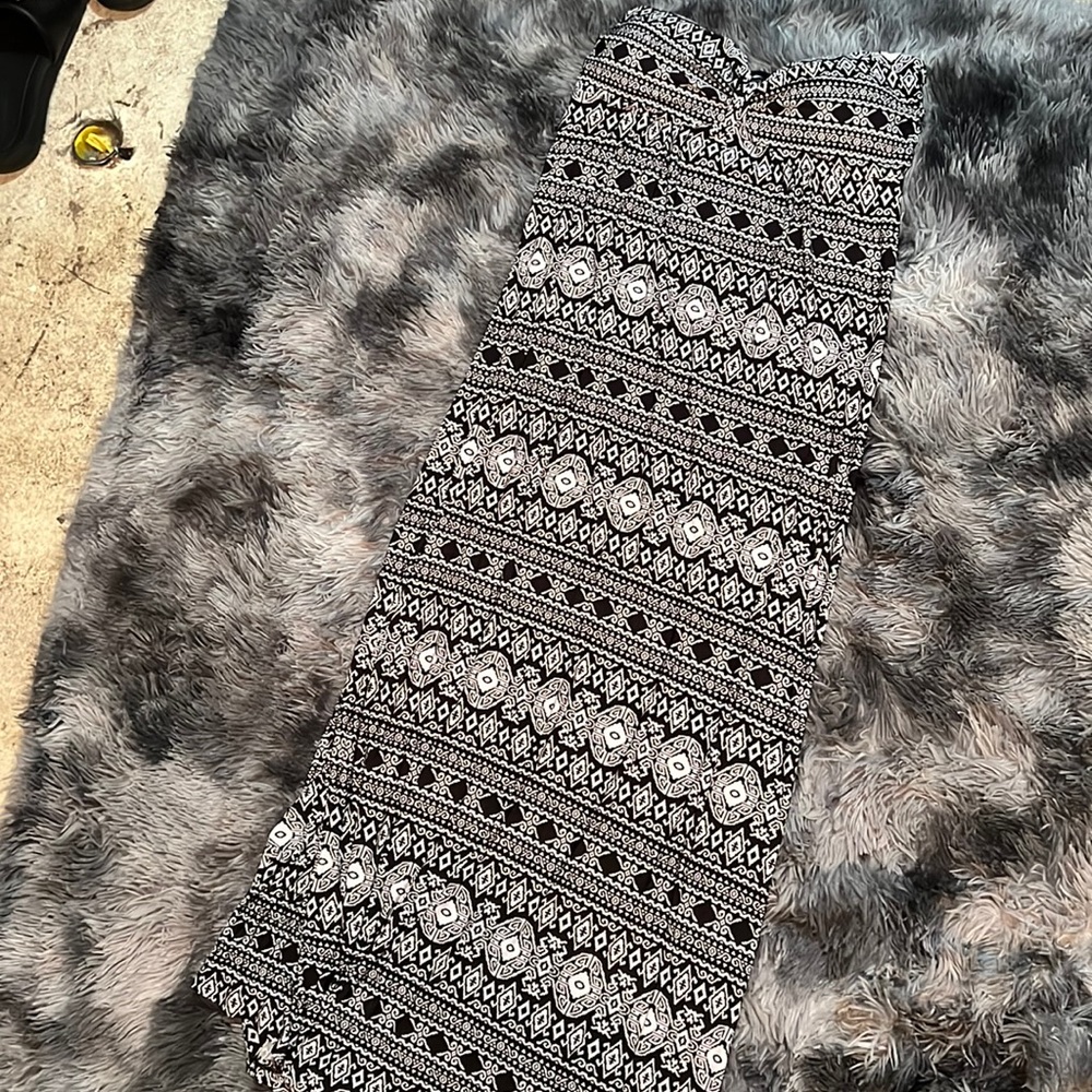 Comfortable slimming maxi dress in medium